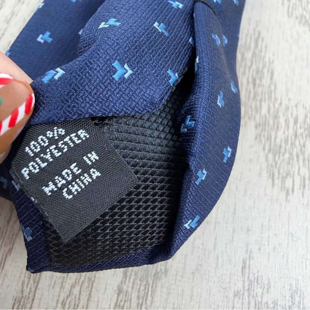 737 Alfani Men's Tie Galway Mini 410 Navy Blue $55 Polyester - Picture 3 of 5